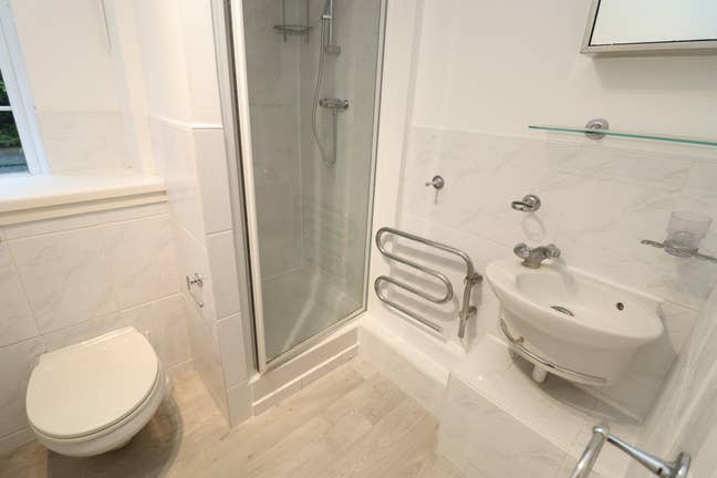 Last Room Available in Stunning Modern Flat Main Photo