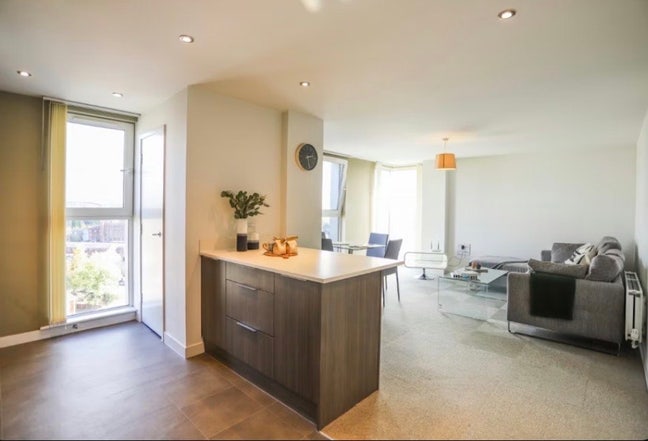 Room Available – Manchester/Salford Main Photo