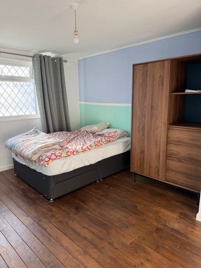 Bright & Spacious Double Room in Characterful Home Main Photo