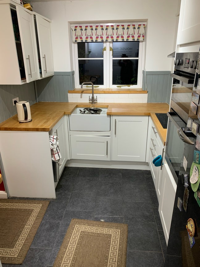 Monday to Friday only. Large spacious room to let  Main Photo