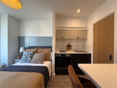 3 x Brand New Studio Rooms left - York Street Main Photo