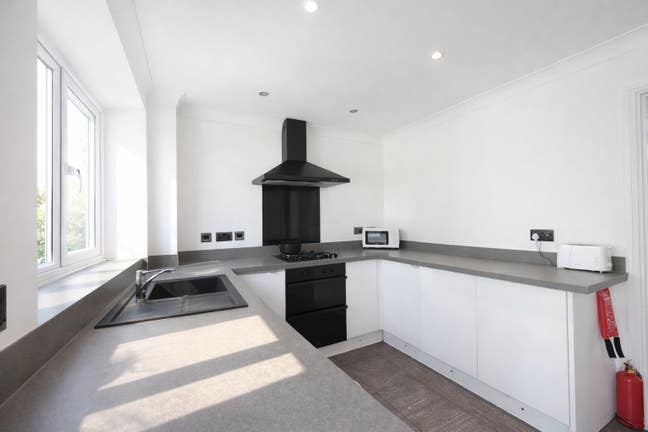 En-suite double room in 4-Bed HMO - NR5 (Room3) Main Photo