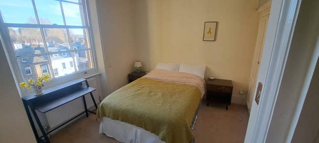 Lovely en suite room in quiet street in Kensington Main Photo