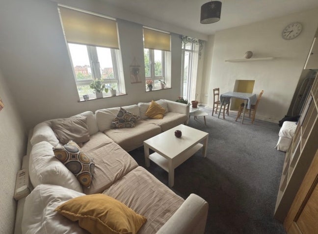 Spacious Room in Kensington (Zone 2)Summer sublet Main Photo