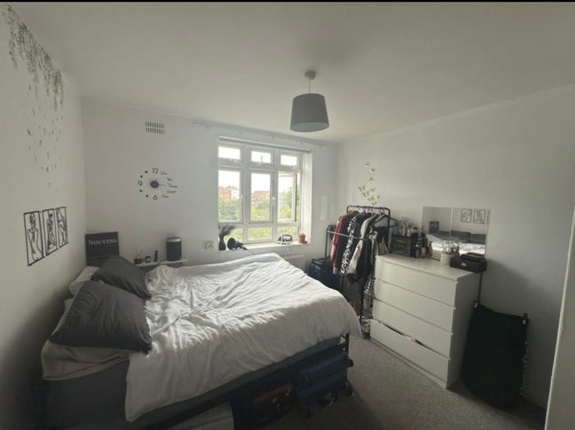 Spacious Room in Kensington (Zone 2)Summer sublet Main Photo