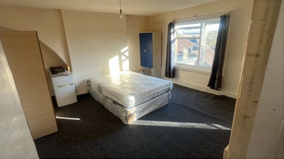 Large Double Room available Penge Main Photo