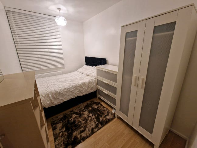 Coming Available|Double Room|10 min walk to CW Main Photo