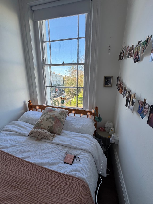 Lovely room in Clapham Common  Main Photo