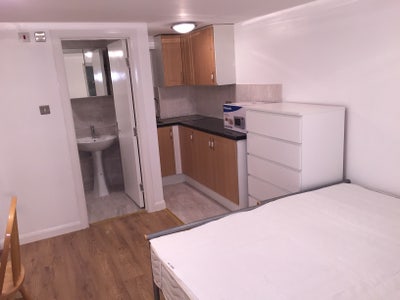 Studio Room for Rent in N17 Main Photo