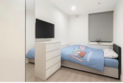 Beautiful room at Canary Wharf  Main Photo