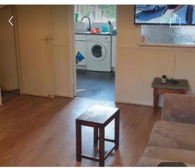 Single room to rent in fully furnished house  Main Photo