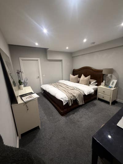 Charming Chelsea Flat Main Photo