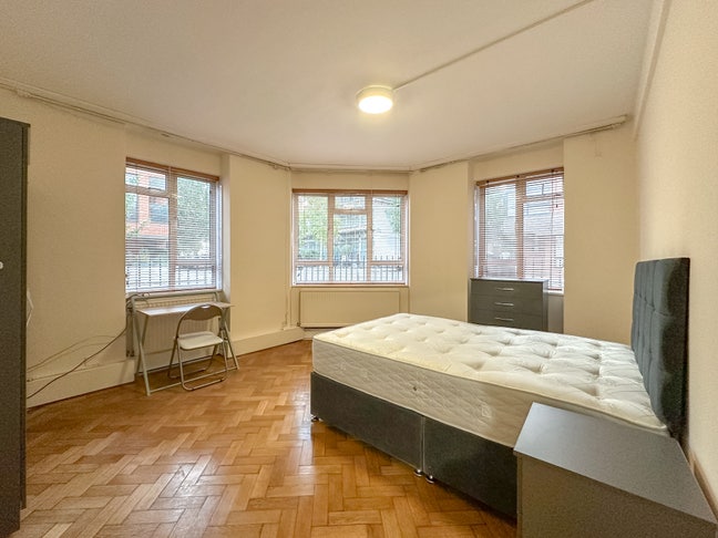 2 Beautiful Double Rooms in St. Johns Wood Main Photo