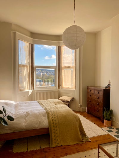 Studio with garden over summer months (bills Inc) Main Photo