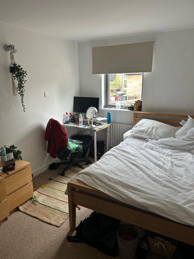 East London Flatshare (E1) - Males only Main Photo
