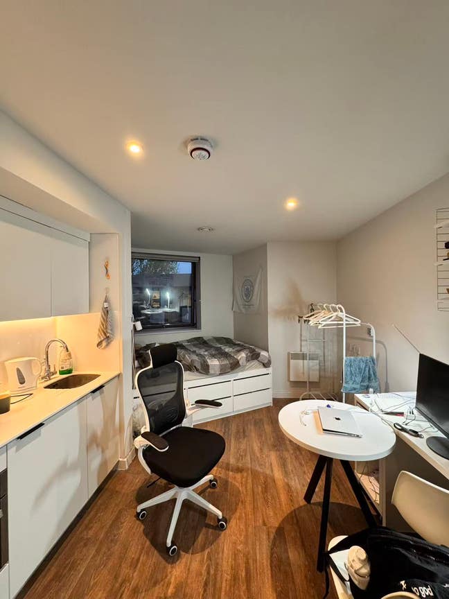 Student Castle Oxford (Price can be discussed) Main Photo