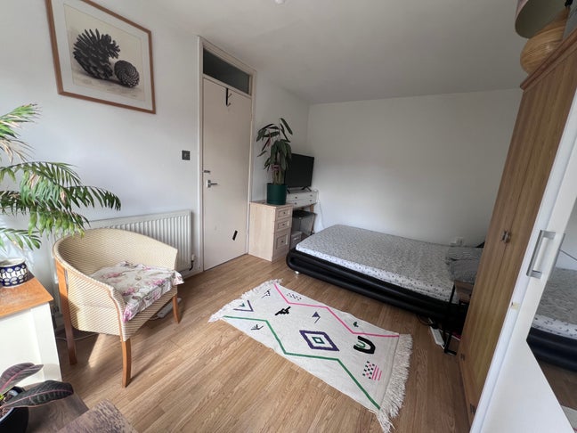 Housemate Main Photo