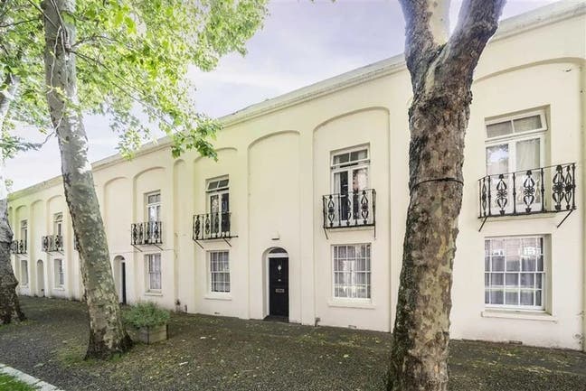 Bright Double in French-Style Terrace House Main Photo