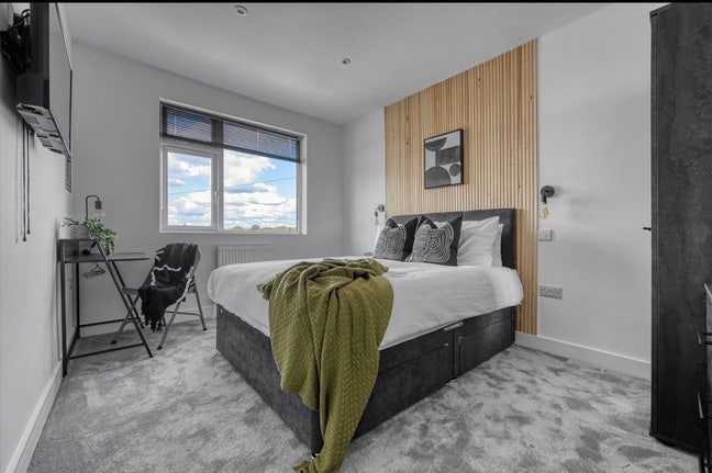 Hilsea  luxury room with parking &private bathroom Main Photo