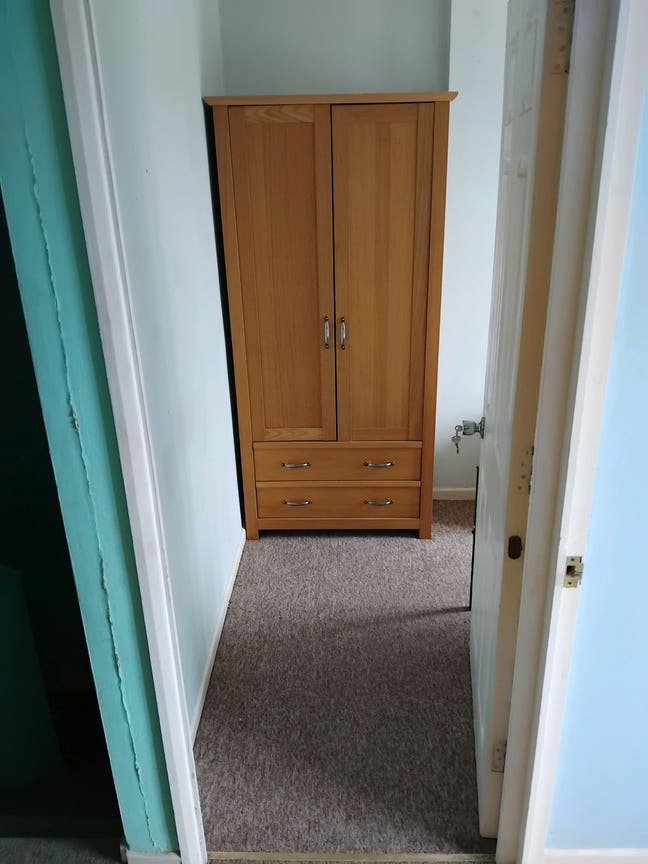 Box room to let Main Photo