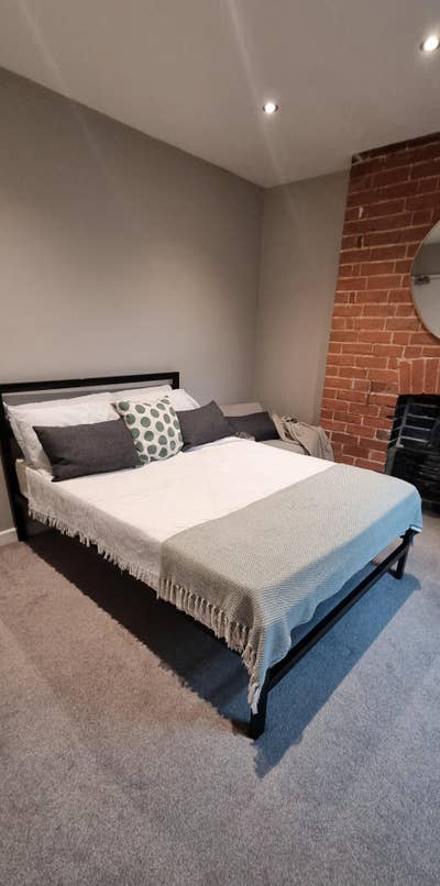 Big comfy en-suite Main Photo