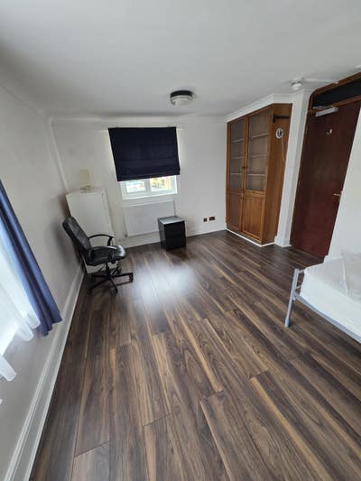 Extra Large Room &pound;1175 Bills Included Main Photo