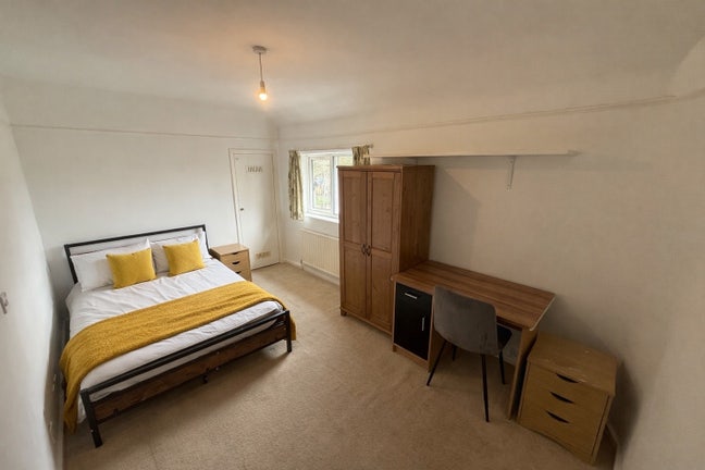 Rooms available in quiet shared house 😁 Main Photo