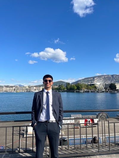 Banker looker for a room  Main Photo