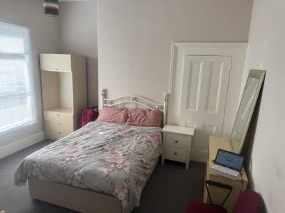 Spare 2 different room to lent Main Photo