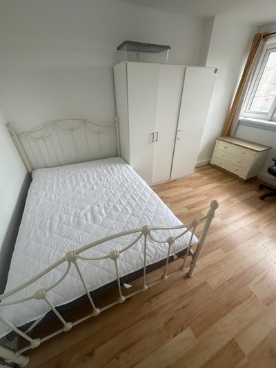 Double room-first month is only &pound;800 Main Photo