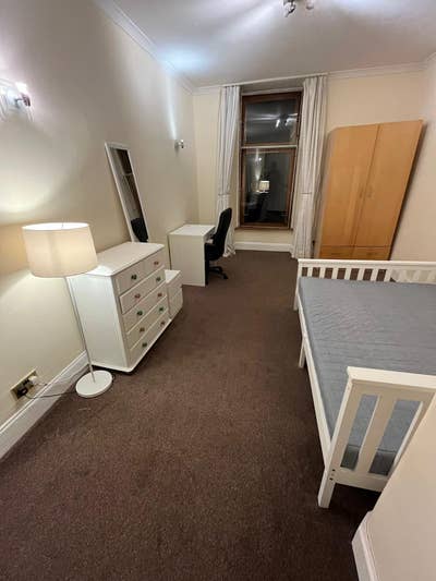 Private room for rent - North Kelvinside Main Photo