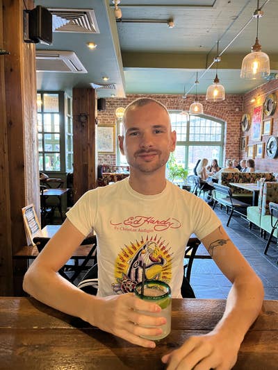 Moving back to London - looking for a social house Main Photo