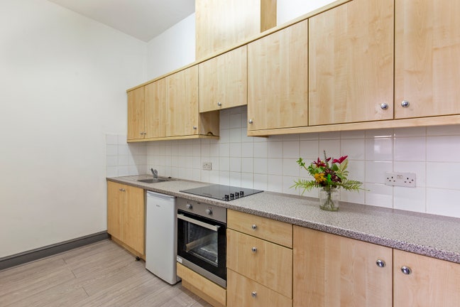 ‼️ Large Bedsit - Private Kitchen - No Deposit ‼️ Main Photo