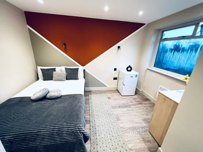 ✨ 🛏️ En-Suite Room to Let in - Lewisham  Main Photo