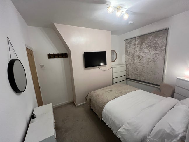 Double Bedroom Available Immediately ✨ Main Photo