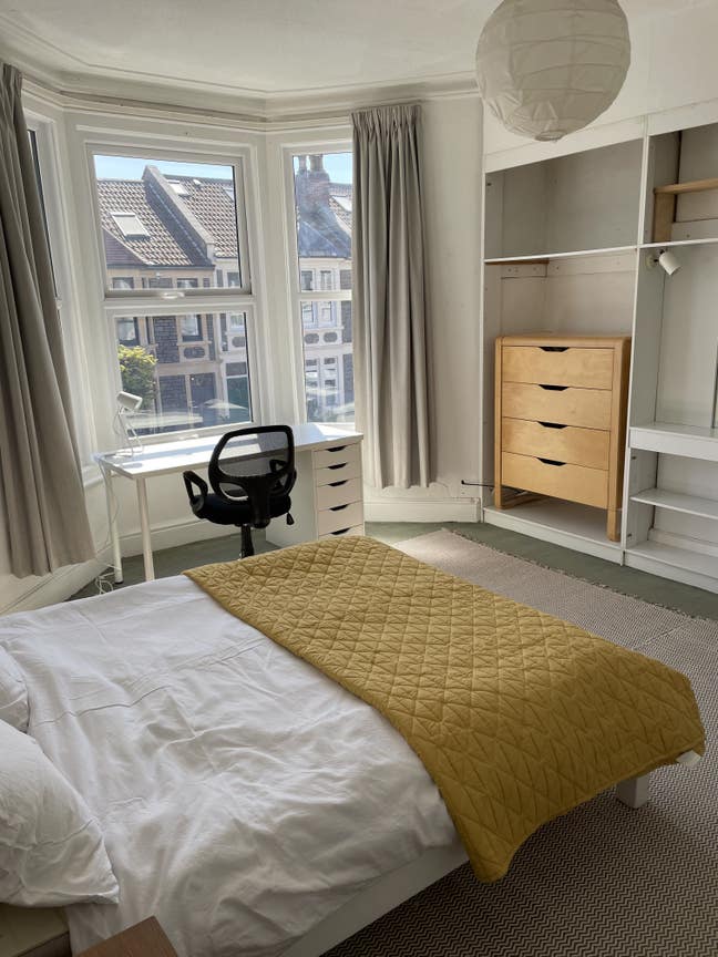 Large double - great location near Glos Rd Main Photo