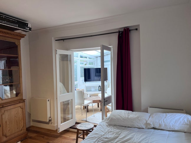 One bedroom garden flat  Main Photo