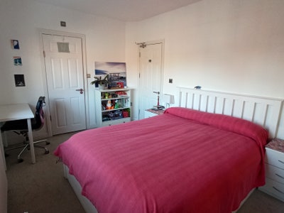 Stunning en-suite in White City! Main Photo