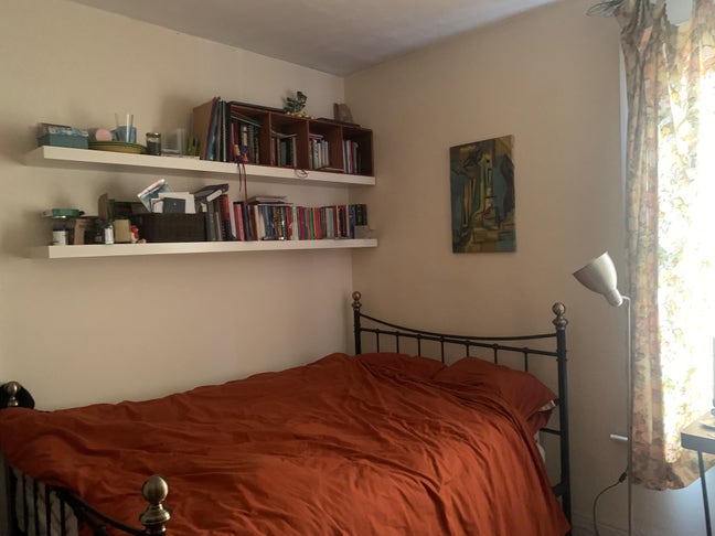Room to sublet in 2 bed flat  Main Photo