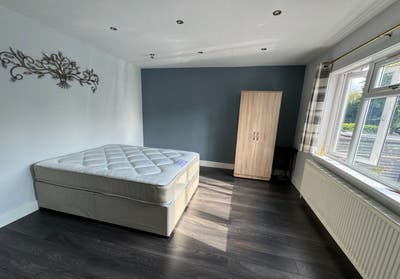 Stunning Double Room in Egham Main Photo