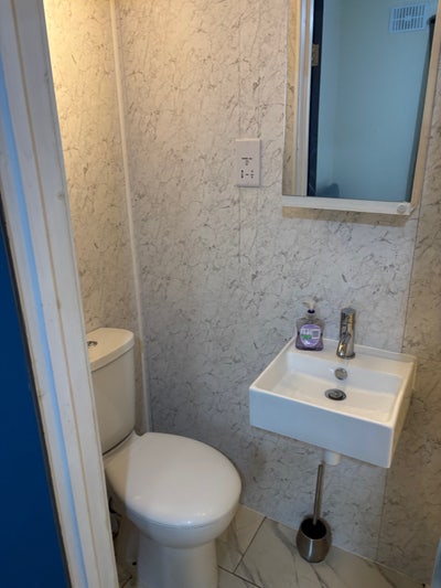 Modern New En-Suite Room Near Plumstead Main Photo