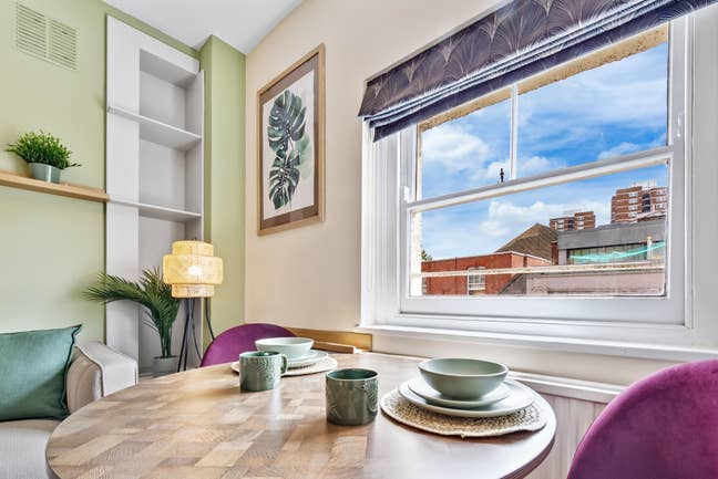 Hidden Gem: Furnished 1-Bedroom in London Bridge Main Photo