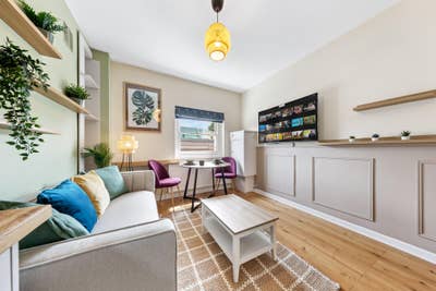 Hidden Gem: Furnished 1-Bedroom in London Bridge Main Photo
