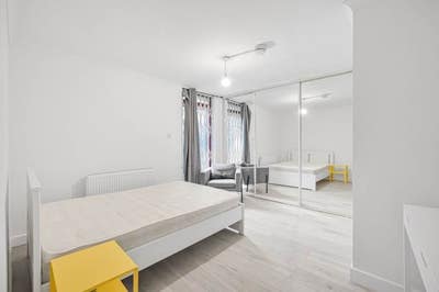 Stunning Ensuite Main Photo