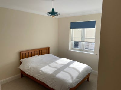 Ensuite furnished room - 2 bed with parking Main Photo