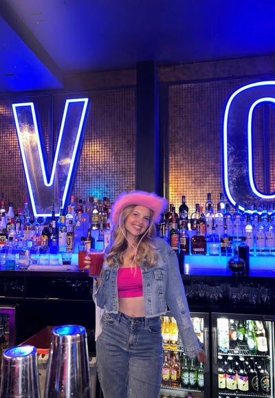 Looking for a double room in a girly home! Main Photo