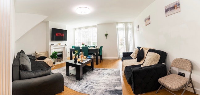 1 room in 2 Bedroom house  Main Photo