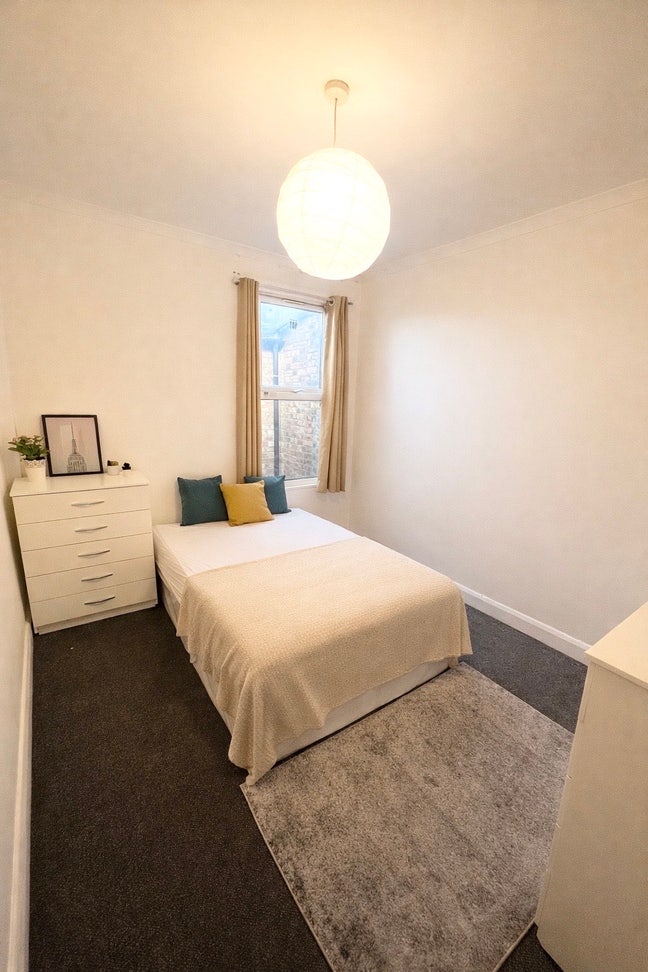 Zone 2 Willesden Green, Cozy Double Room Main Photo