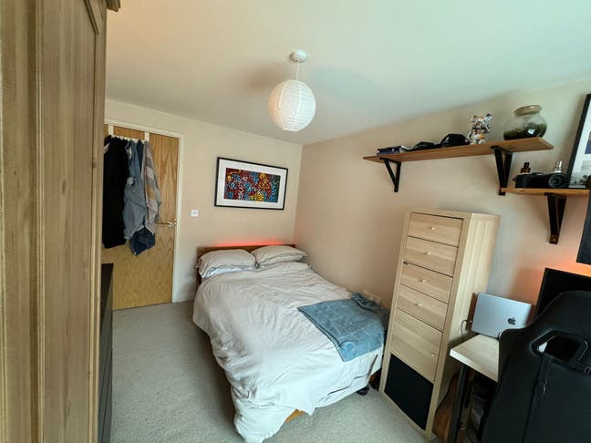 Beautiful Bright Double Room in Bow  Main Photo