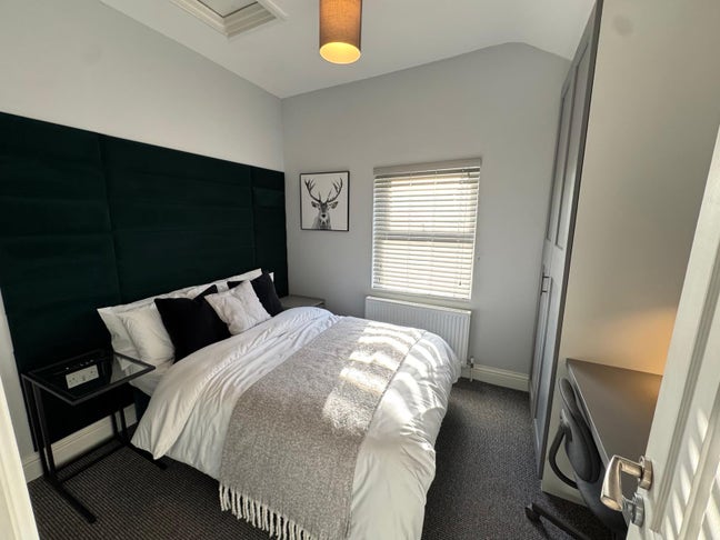  Stunning  Co-Living Suite Available NOW  Main Photo